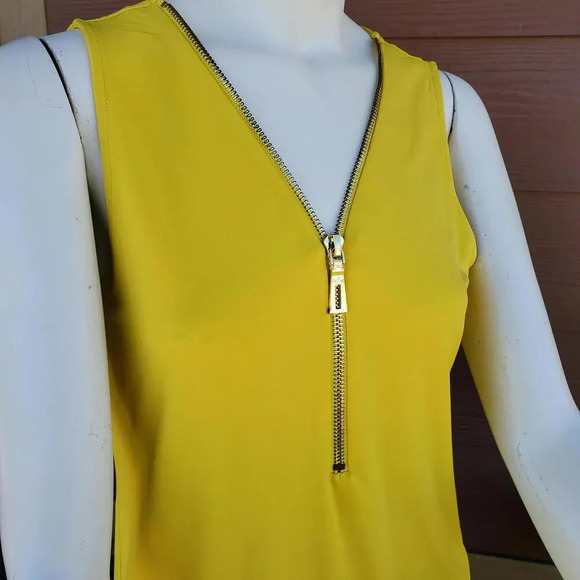 NWT Carmen Marc Valvo Sleeveless Front-Zip Top Yellow Size Medium - Picture 13 of 15